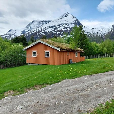 Timber Cabin Eresfjord Med Bat Til Leie Overas Exterior photo